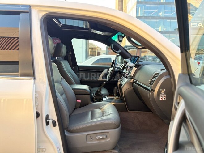 Toyota Land Cruiser-8