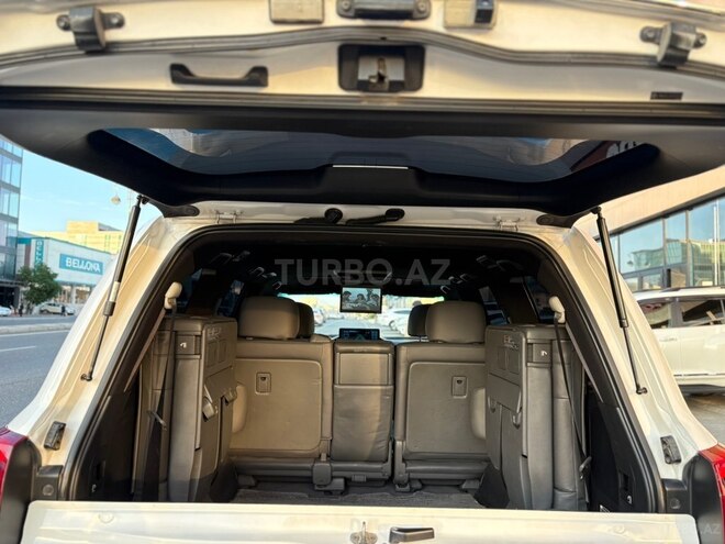Toyota Land Cruiser-12