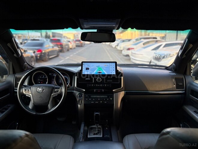 Toyota Land Cruiser-13