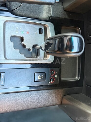 Toyota Land Cruiser-18
