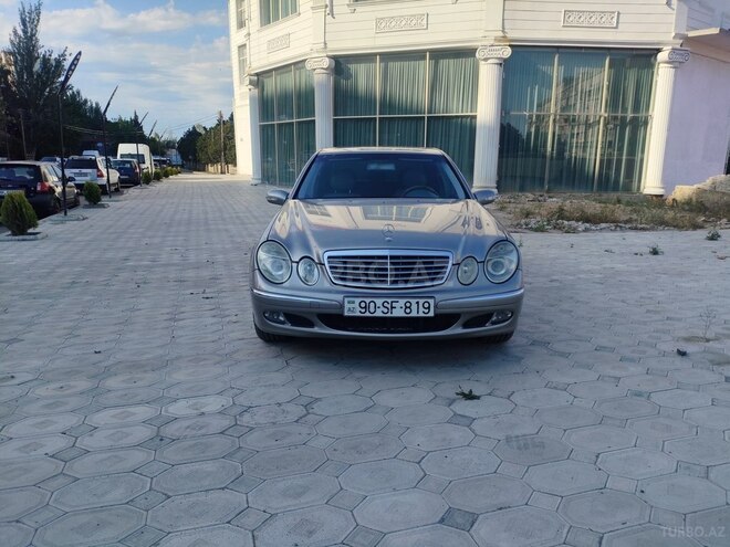 Mercedes E 320-1