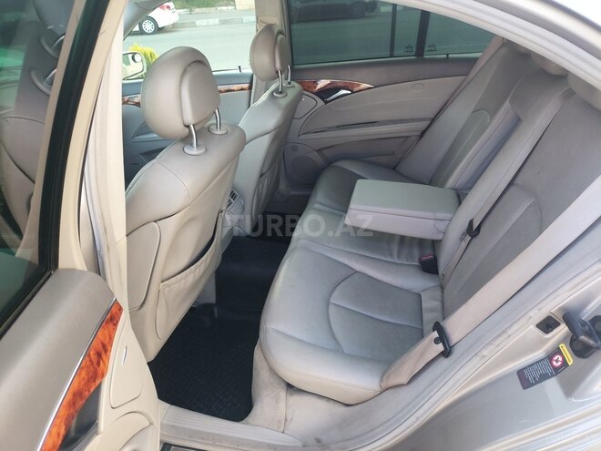 Mercedes E 320-8