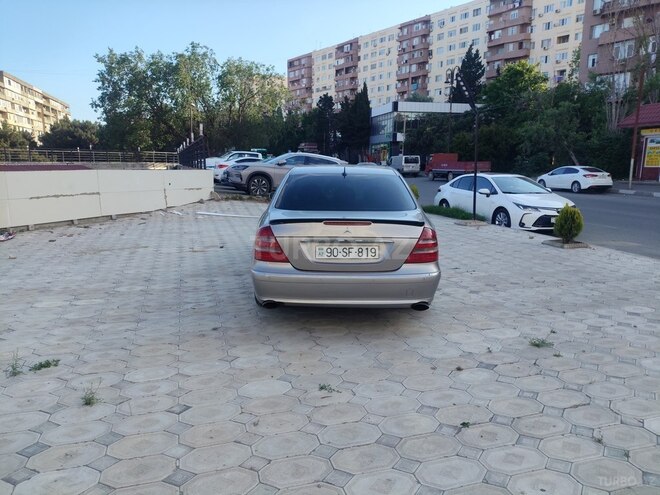 Mercedes E 320-3