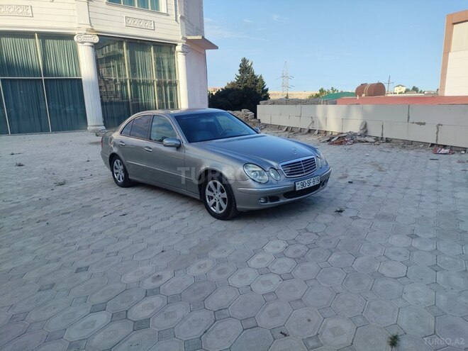 Mercedes E 320-13