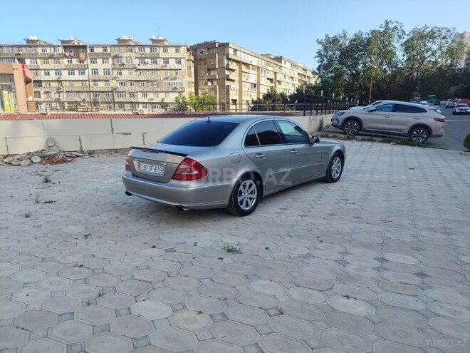 Mercedes E 320-11