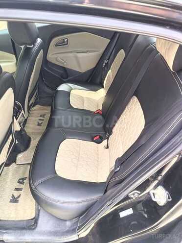 Kia Rio-10