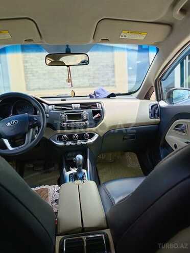 Kia Rio-5