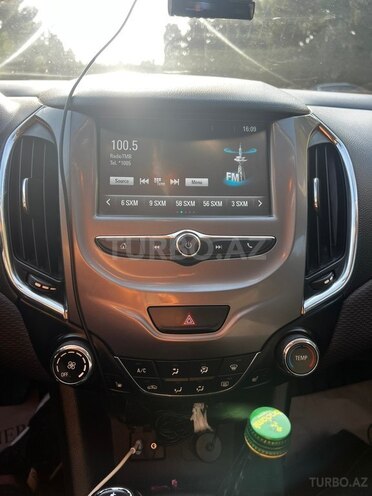 Chevrolet Cruze-12