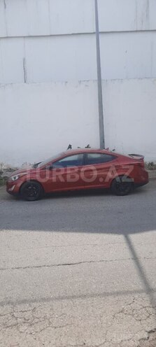 Hyundai Elantra-4