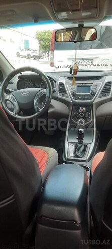 Hyundai Elantra-9