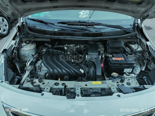 Nissan Sunny-7