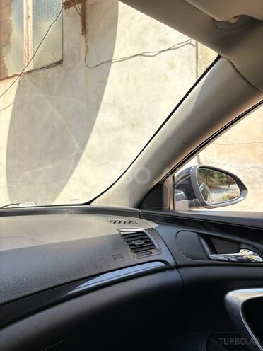 Opel Insignia-12