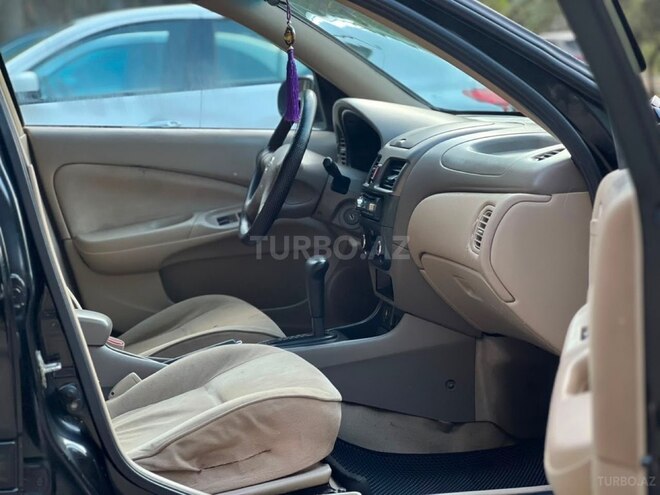 Nissan Sunny-12