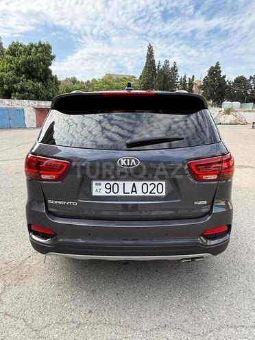 Kia Sorento-12