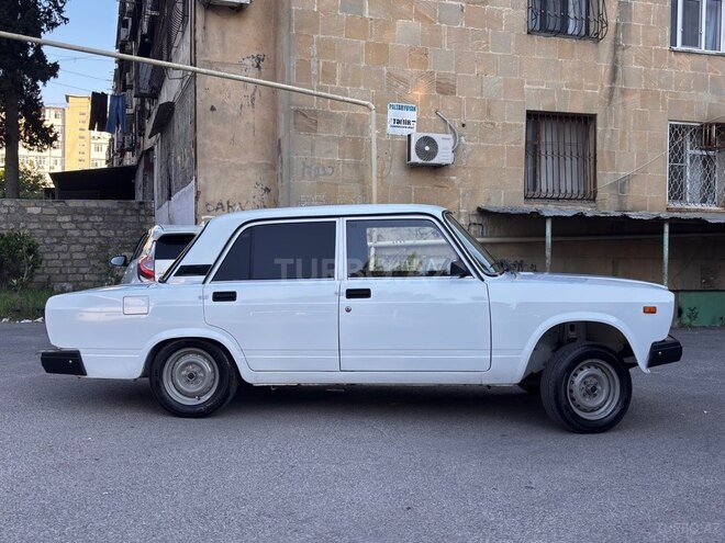 LADA (VAZ) 2107-17
