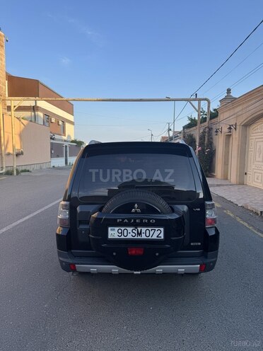 Mitsubishi Pajero-6