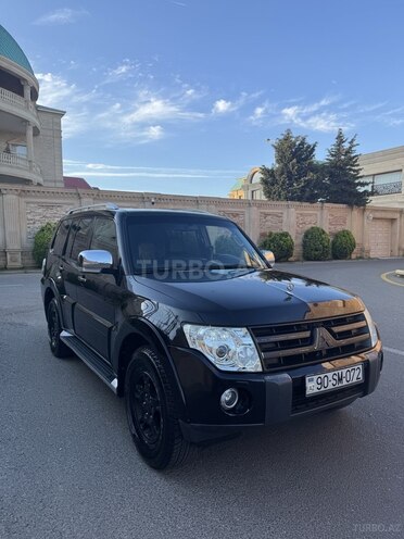Mitsubishi Pajero-5