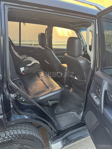 Mitsubishi Pajero-12
