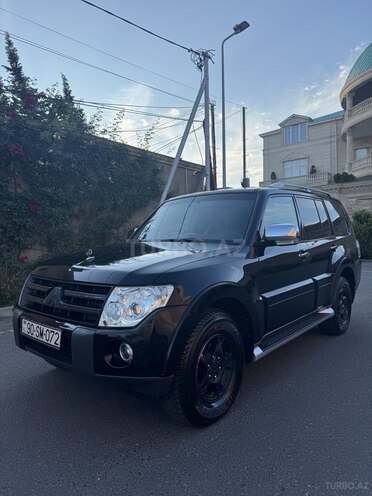 Mitsubishi Pajero-3