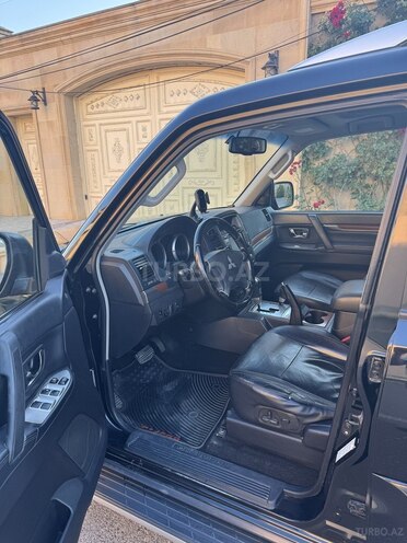 Mitsubishi Pajero-14