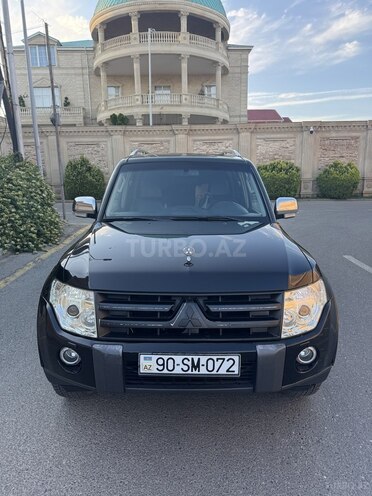 Mitsubishi Pajero-2