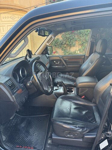 Mitsubishi Pajero-15