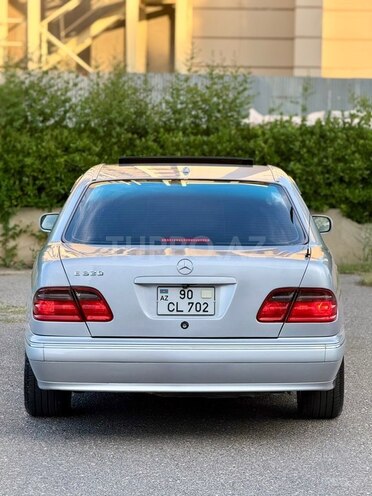 Mercedes E 320-12