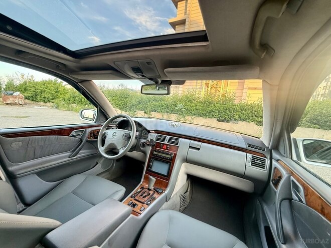 Mercedes E 320-16