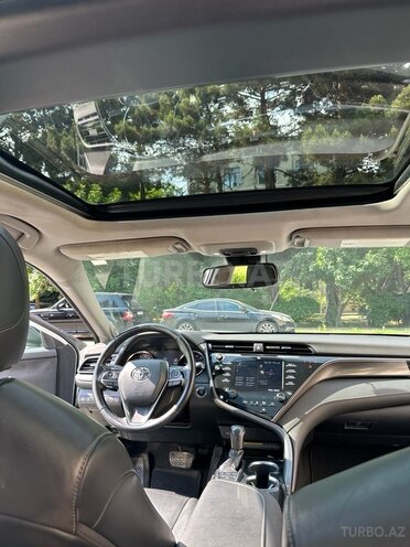 Toyota Camry-13