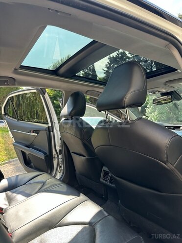 Toyota Camry-11