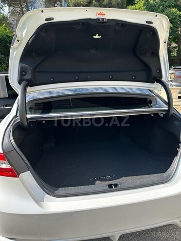 Toyota Camry-15