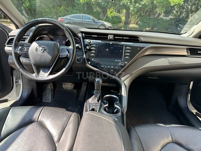 Toyota Camry-12