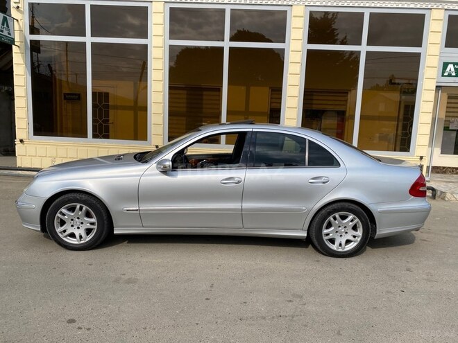 Mercedes E 240-5