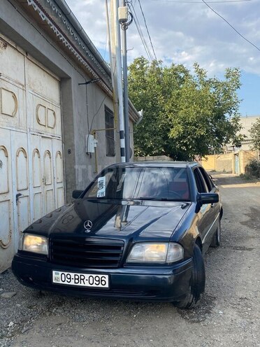 Mercedes C 220-1