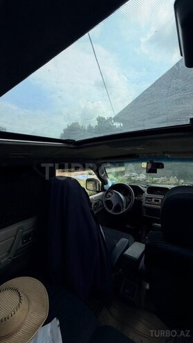 Mitsubishi Pajero-6