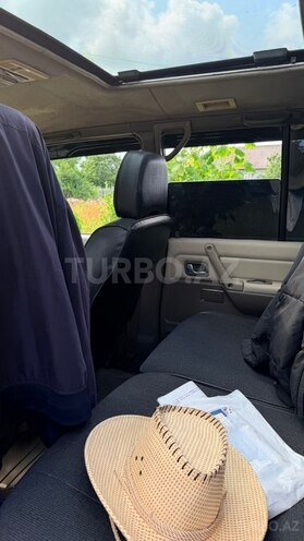Mitsubishi Pajero-12