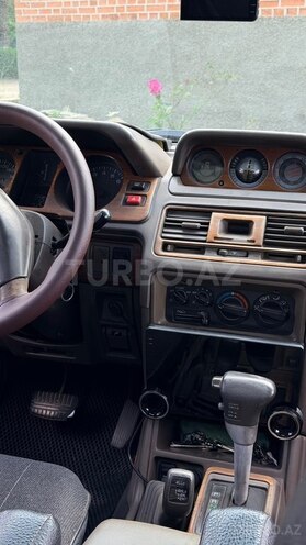 Mitsubishi Pajero-8