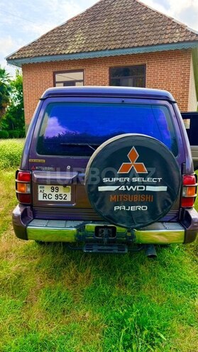 Mitsubishi Pajero-4