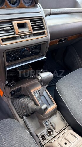 Mitsubishi Pajero-11