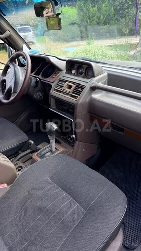 Mitsubishi Pajero-9
