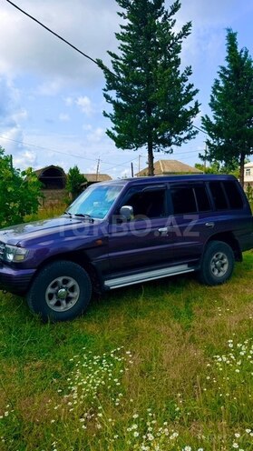 Mitsubishi Pajero-2