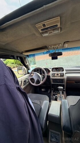 Mitsubishi Pajero-7