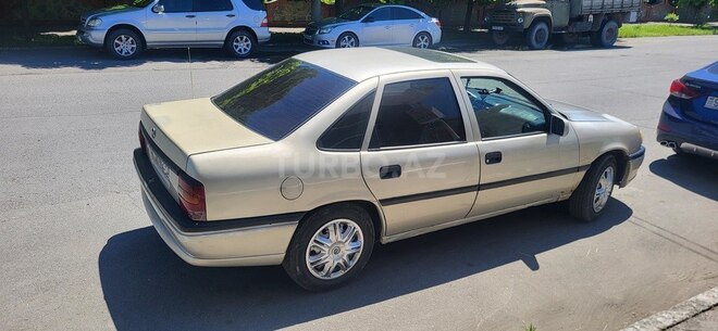 Opel Vectra-2