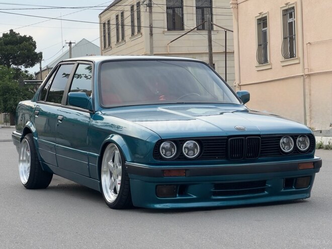 BMW 320-1