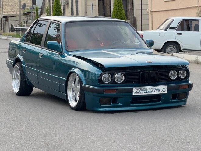 BMW 320-12