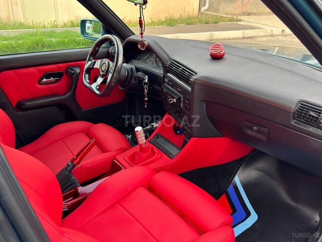 BMW 320-17