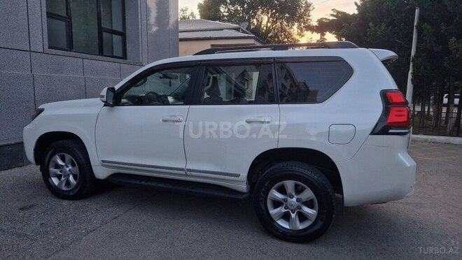 Toyota Land Cruiser Prado-4