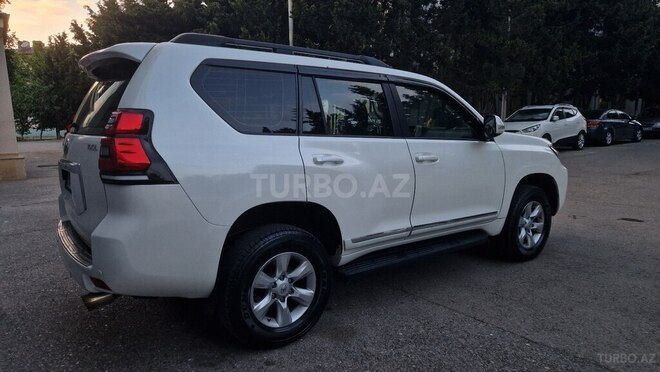 Toyota Land Cruiser Prado-3