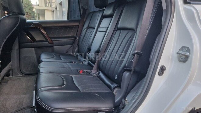 Toyota Land Cruiser Prado-8