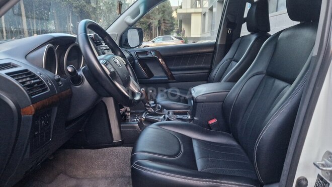 Toyota Land Cruiser Prado-7